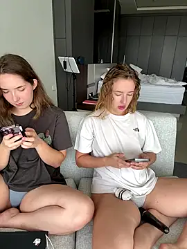 Snapshot of Nura_n_Sarah chatting on 22, 10, 2025 Nura n Sarah online show from 22, 10, 2025