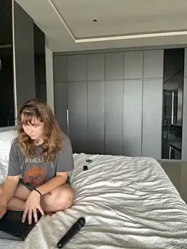 Snapshot of Nura_n_Sarah chatting on 28, 11, 2025 Nura n Sarah online show from 28, 11, 2025