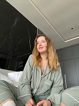 Snapshot of Nura_n_Sarah chatting on 29, 11, 2025 Nura n Sarah online show from 29, 11, 2025