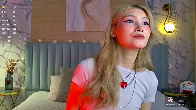 Snapshot of CarolReeves chatting on 10, 2, 2025 CarolReeves online show from 10, 2, 2025