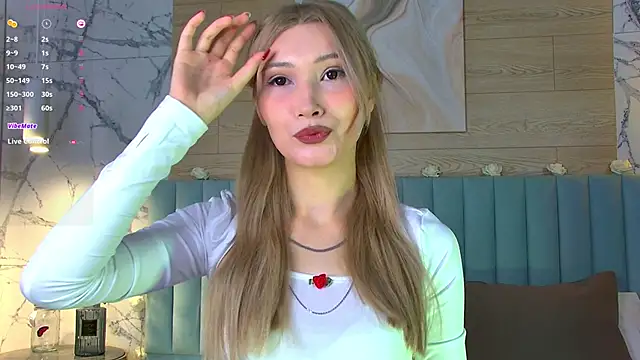 Snapshot of CarolReeves chatting on 8, 3, 2025 CarolReeves online show from 8, 3, 2025