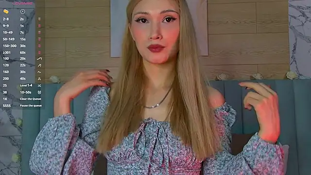 Snapshot of CarolReeves chatting on 14, 3, 2025 CarolReeves online show from 14, 3, 2025