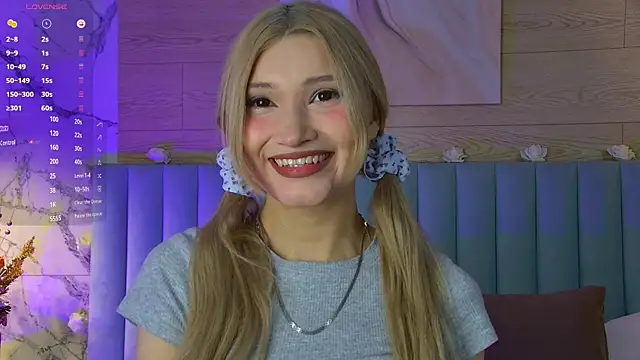 Snapshot of CarolReeves chatting on 16, 3, 2025 CarolReeves online show from 16, 3, 2025