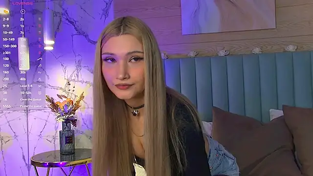 Snapshot of CarolReeves chatting on 19, 3, 2025 CarolReeves online show from 19, 3, 2025