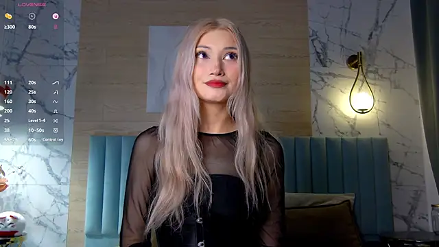 Snapshot of CarolReeves chatting on 21, 9, 2025 CarolReeves online show from 21, 9, 2025