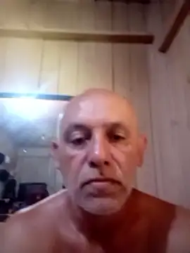 Snapshot of Raquelluciano chatting on 2, 2, 2026 Raquelluciano online show from 2, 2, 2026