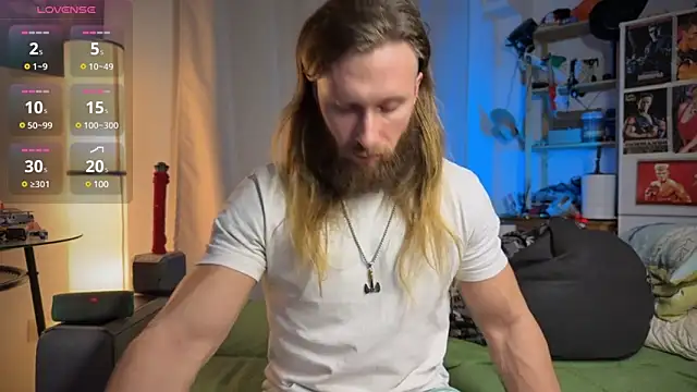 Snapshot of rusbigpaul chatting on 4, 3, 2025 rusbigpaul online show from 4, 3, 2025