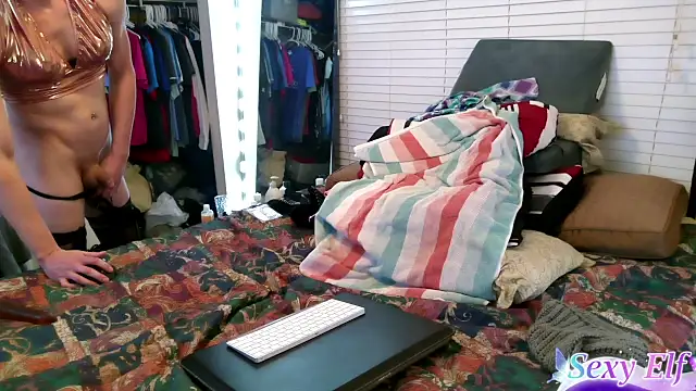 Snapshot of ashleysimmons chatting on 7, 3, 2025 ashleysimmons online show from 7, 3, 2025