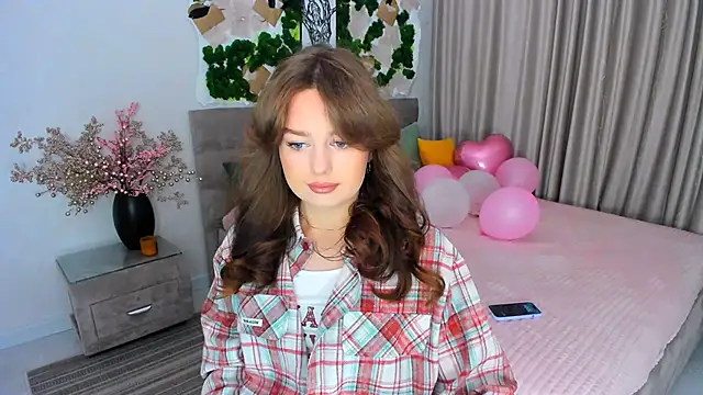 MiracleCurly online show from 5, 3, 2025