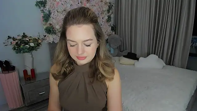 MiracleCurly online show from 8, 10, 2025