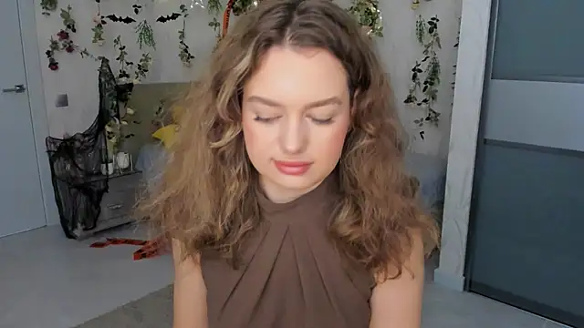 MiracleCurly online show from 30, 10, 2025