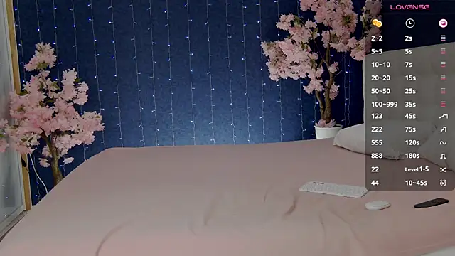 -Mirror-Girl- online show from 24, 10, 2025