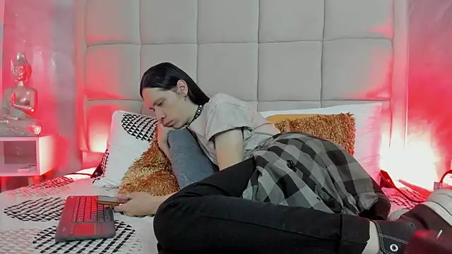 Hecatee 77 online show from 18, 2, 2026