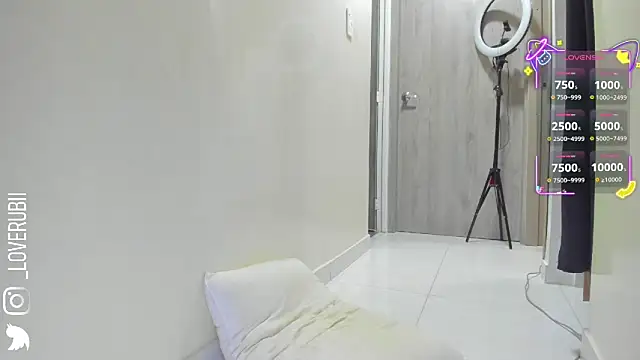 Snapshot of loverubii chatting on 18, 10, 2025 loverubii online show from 18, 10, 2025