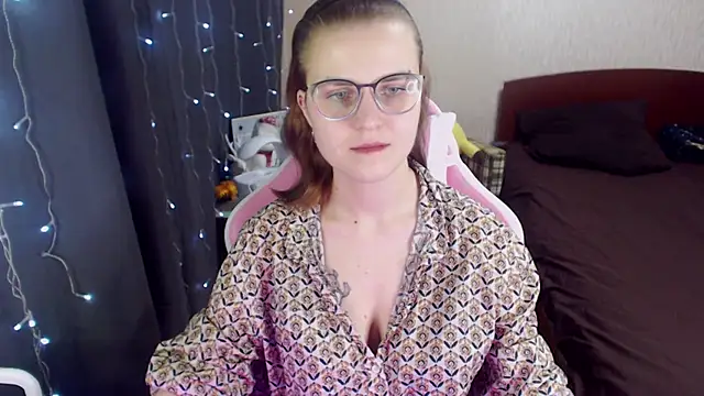 Snapshot of MissBrightShine chatting on 30, 1, 2025 MissBrightShine online show from 30, 1, 2025