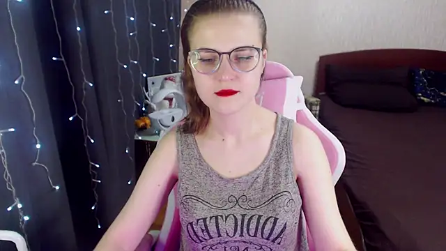 Snapshot of MissBrightShine chatting on 31, 1, 2025 MissBrightShine online show from 31, 1, 2025