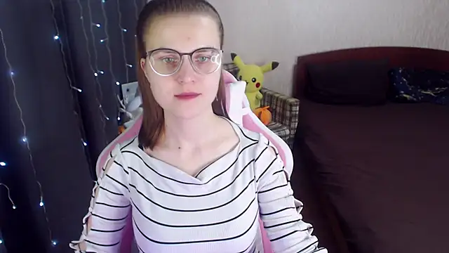 Snapshot of MissBrightShine chatting on 6, 2, 2025 MissBrightShine online show from 6, 2, 2025