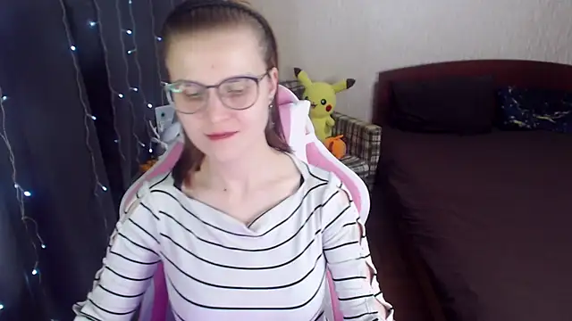 Snapshot of MissBrightShine chatting on 6, 2, 2025 MissBrightShine online show from 6, 2, 2025