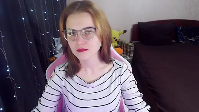 Snapshot of MissBrightShine chatting on 8, 2, 2025 MissBrightShine online show from 8, 2, 2025