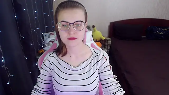 Snapshot of MissBrightShine chatting on 11, 2, 2025 MissBrightShine online show from 11, 2, 2025