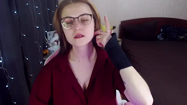 Snapshot of MissBrightShine chatting on 12, 2, 2025 MissBrightShine online show from 12, 2, 2025