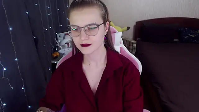 Snapshot of MissBrightShine chatting on 14, 2, 2025 MissBrightShine online show from 14, 2, 2025