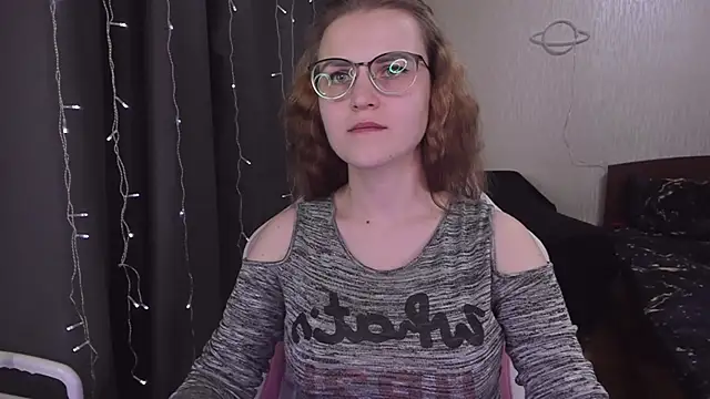 Snapshot of MissBrightShine chatting on 12, 3, 2025 MissBrightShine online show from 12, 3, 2025