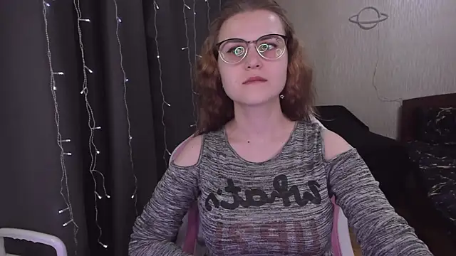 Snapshot of MissBrightShine chatting on 12, 3, 2025 MissBrightShine online show from 12, 3, 2025