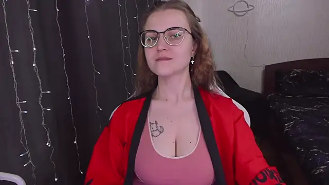 Snapshot of MissBrightShine chatting on 15, 3, 2025 MissBrightShine online show from 15, 3, 2025