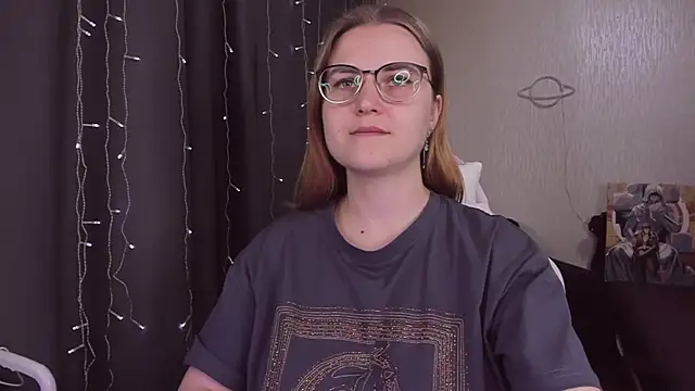 Snapshot of MissBrightShine chatting on 20, 9, 2025 MissBrightShine online show from 20, 9, 2025