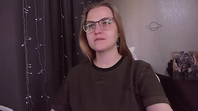 Snapshot of MissBrightShine chatting on 27, 9, 2025 MissBrightShine online show from 27, 9, 2025