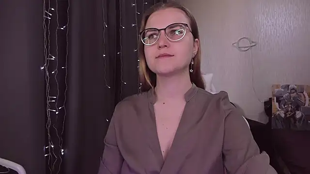 Snapshot of MissBrightShine chatting on 28, 9, 2025 MissBrightShine online show from 28, 9, 2025