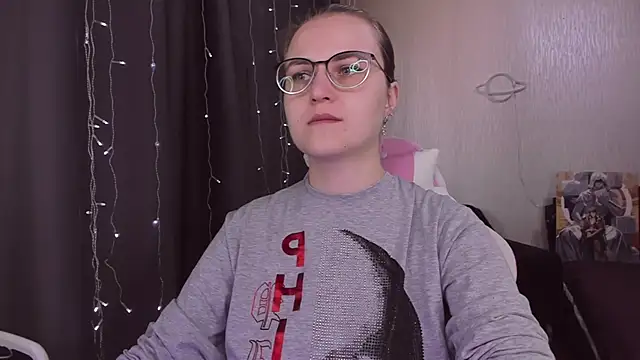 Snapshot of MissBrightShine chatting on 30, 9, 2025 MissBrightShine online show from 30, 9, 2025