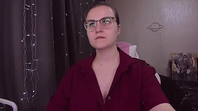 Snapshot of MissBrightShine chatting on 12, 10, 2025 MissBrightShine online show from 12, 10, 2025