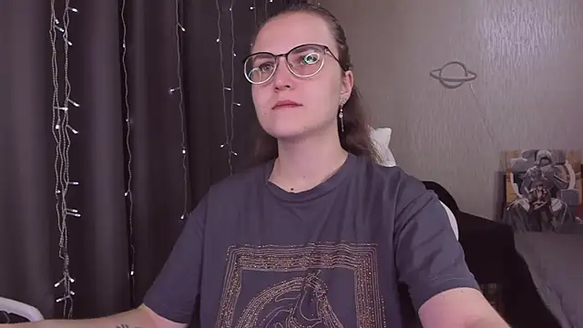 Snapshot of MissBrightShine chatting on 2, 11, 2025 MissBrightShine online show from 2, 11, 2025