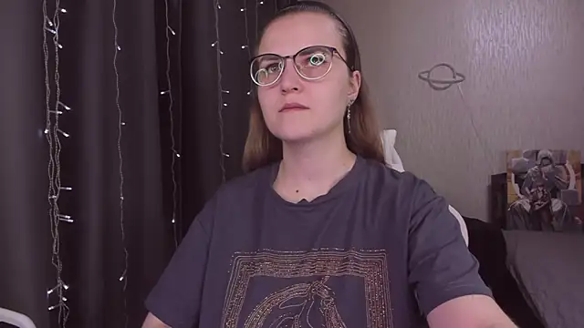 Snapshot of MissBrightShine chatting on 5, 11, 2025 MissBrightShine online show from 5, 11, 2025