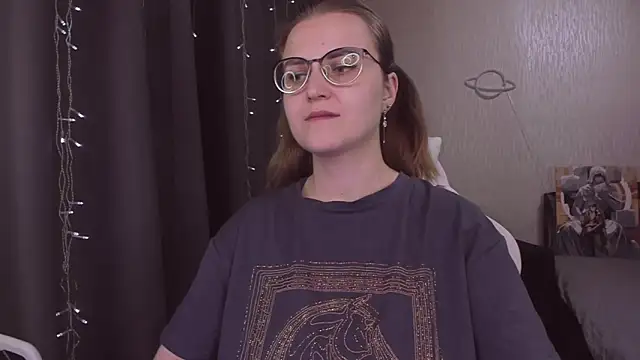 Snapshot of MissBrightShine chatting on 9, 11, 2025 MissBrightShine online show from 9, 11, 2025