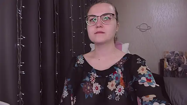 Snapshot of MissBrightShine chatting on 11, 11, 2025 MissBrightShine online show from 11, 11, 2025