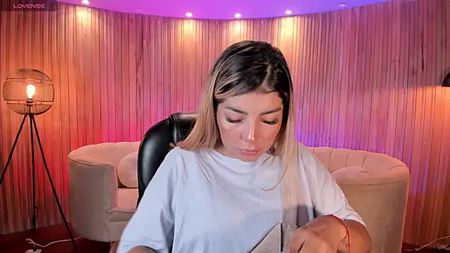 Snapshot of LisaMonroe_ chatting on 3, 2, 2025 LisaMonroe online show from 3, 2, 2025