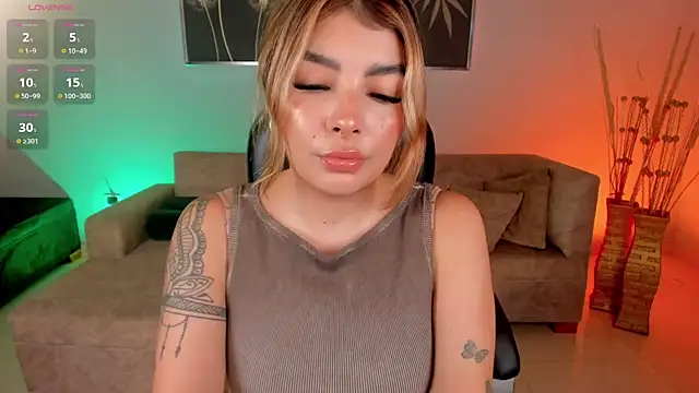 Snapshot of LisaMonroe_ chatting on 9, 3, 2025 LisaMonroe online show from 9, 3, 2025