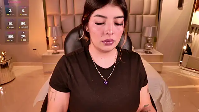 Snapshot of LisaMonroe_ chatting on 11, 11, 2025 LisaMonroe online show from 11, 11, 2025