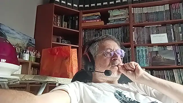 Mandra is a whore online show from 22, 10, 2025