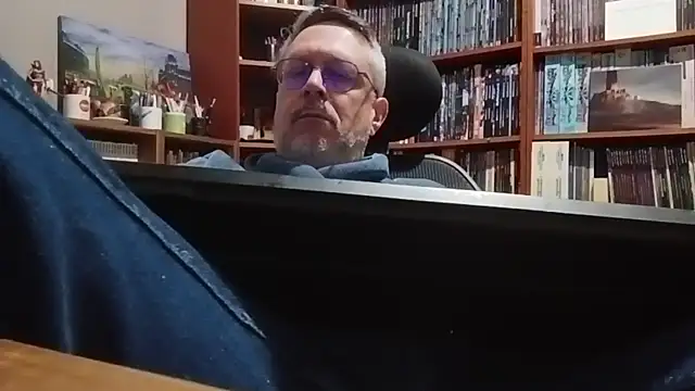 Mandra is a whore online show from 14, 11, 2025