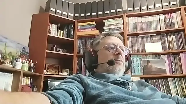 Mandra is a whore online show from 17, 11, 2025