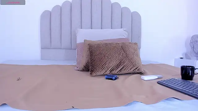 Snapshot of sarita_duque chatting on 26, 9, 2025 sarita duque online show from 26, 9, 2025