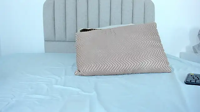 Snapshot of sarita_duque chatting on 27, 10, 2025 sarita duque online show from 27, 10, 2025