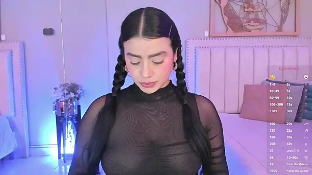 Paula Desousa online show from 20, 5, 2026