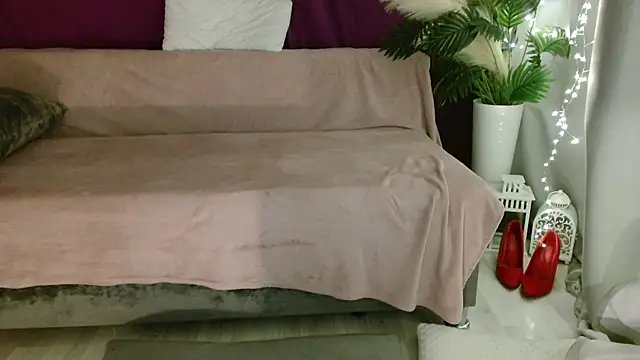 Imcarrieberry online show from 3, 10, 2025