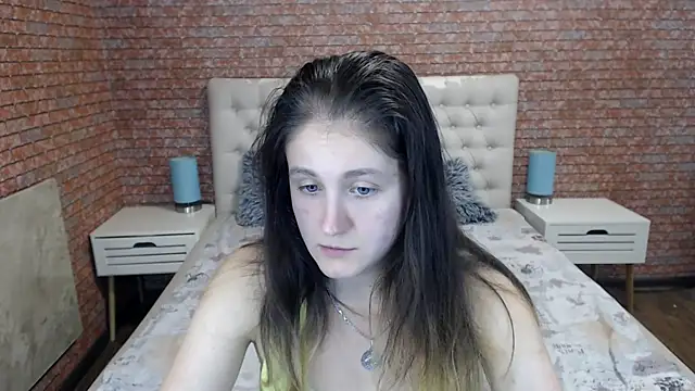 Holliy Cooper online show from 27, 9, 2025