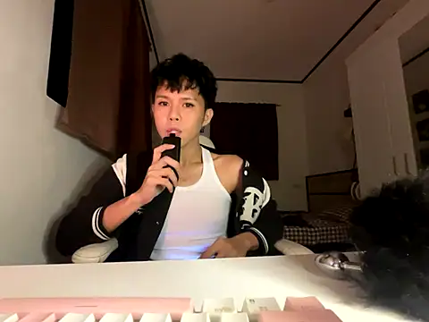 Plaxtique online show from 26, 9, 2025